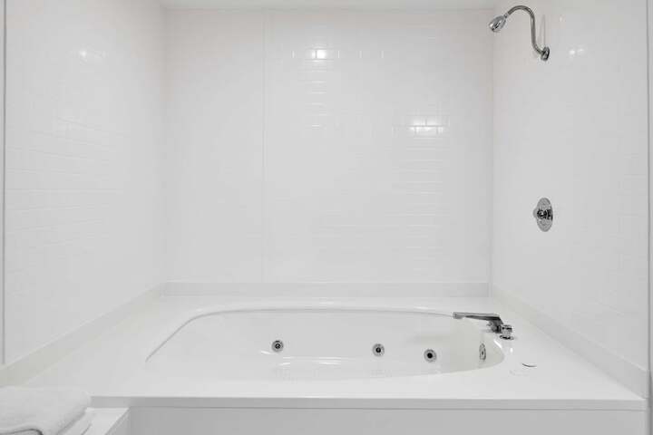 Room 8 of 22