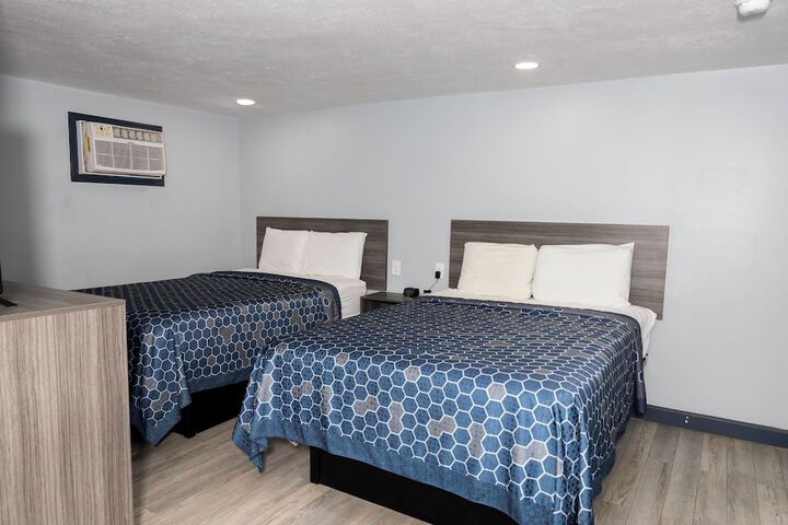 Hillsboro Inn & Suites