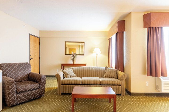 Blue Mountain Inn & Suites