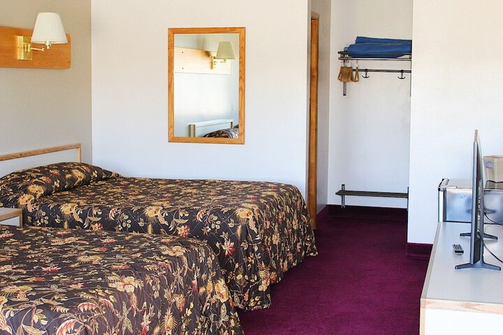 Room 9 of 24