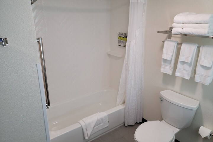 Holiday Inn & Suites Wausau-Rothschild by IHG