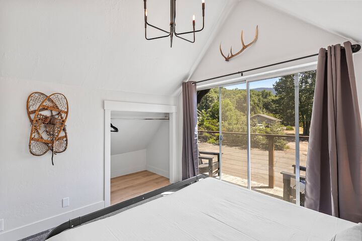 Basecamp Lodge