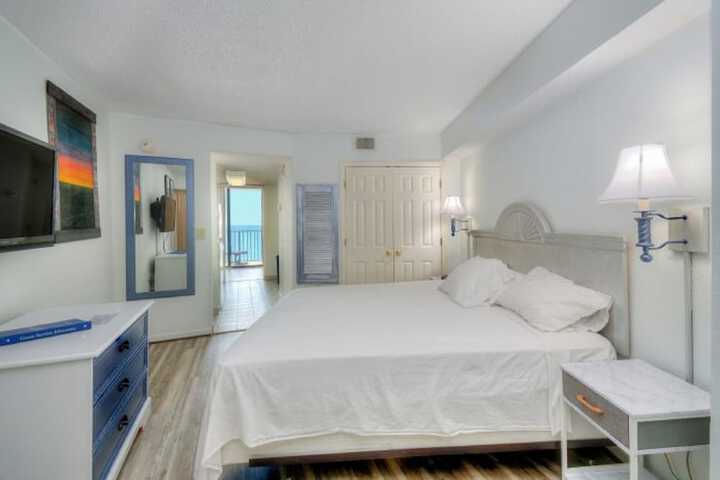Room 33 of 141