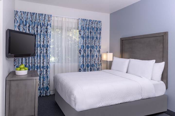 Beachfront Inn and Suites at Dana Point