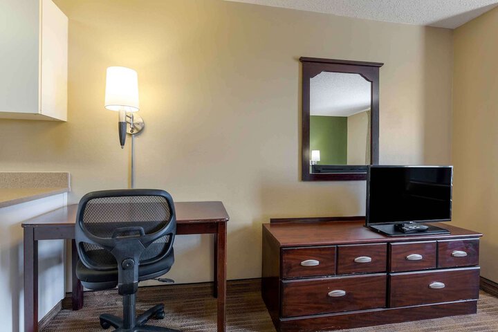 Room 14 of 26