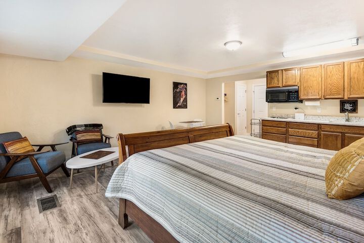 Room 246 of 399