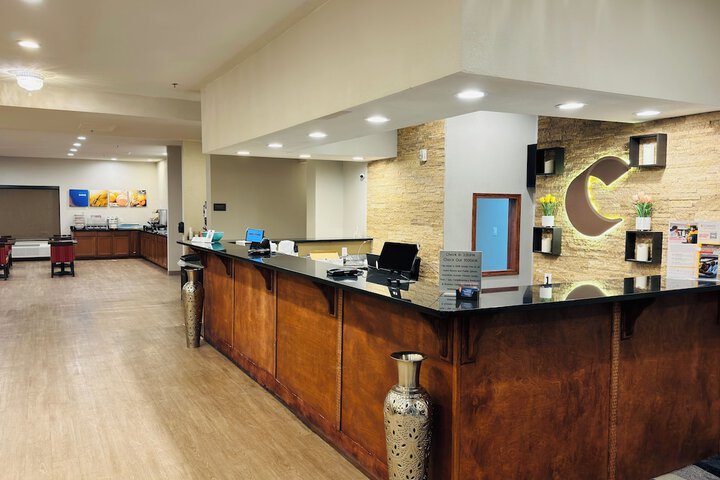 Comfort Suites Plymouth near US-30