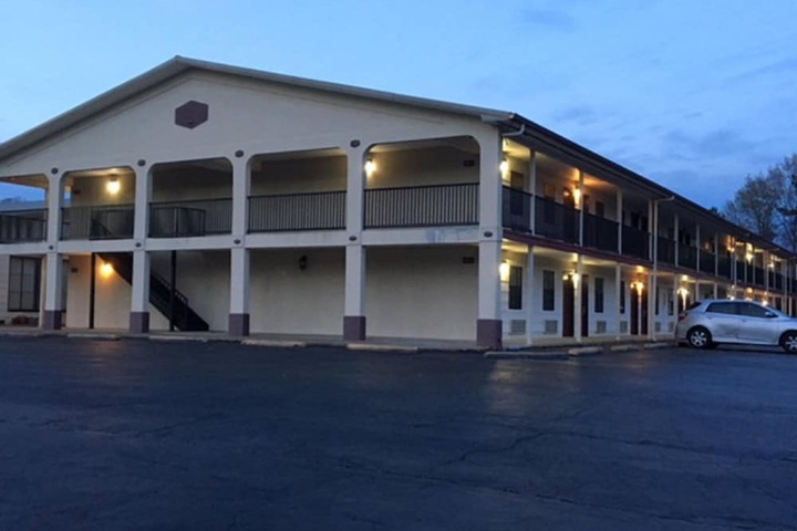 Hotel 4 of 36