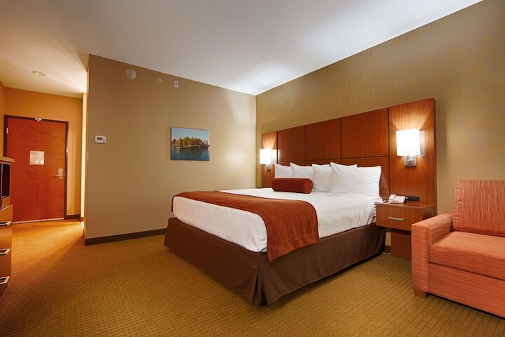 Best Western Plus Finger Lakes Inn & Suites