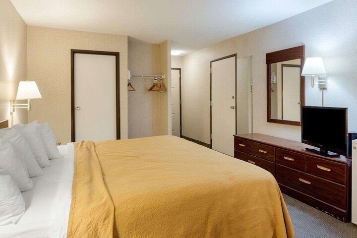 Room 18 of 23