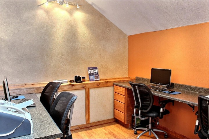 Business Center 40 of 40