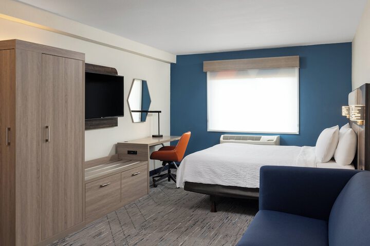 Room 16 of 39