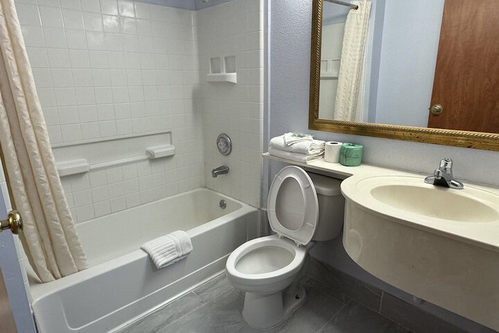 Room 5 of 7