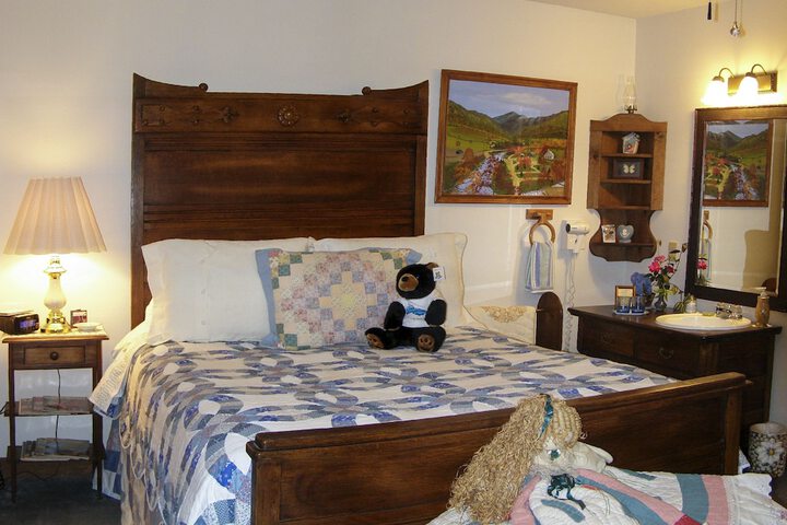 Room 72 of 106