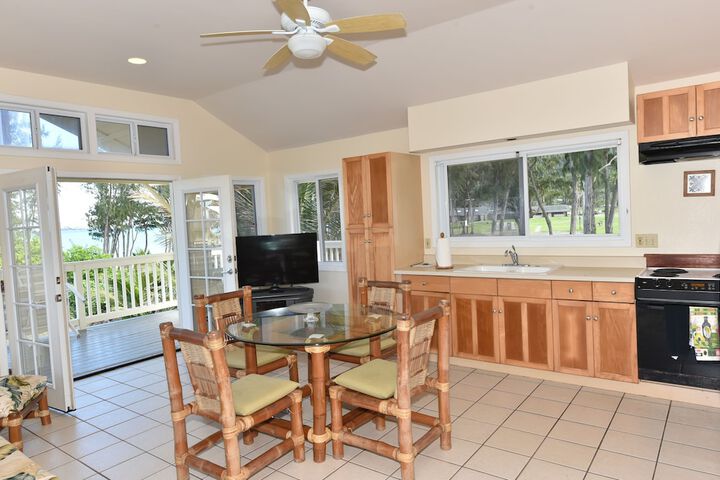 Waimanalo Beach Cottages