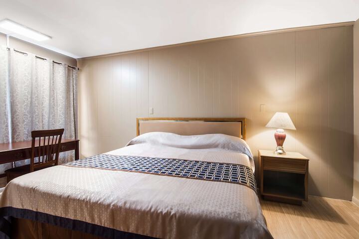 Knights Inn Amsterdam