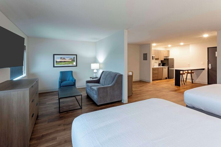 GrandStay Hotel & Suites
