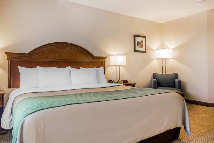 Comfort Inn & Suites South Burlington near University