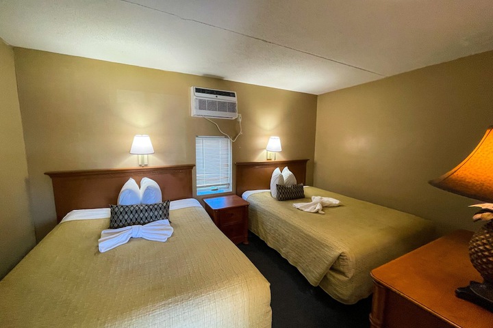 Room 10 of 30