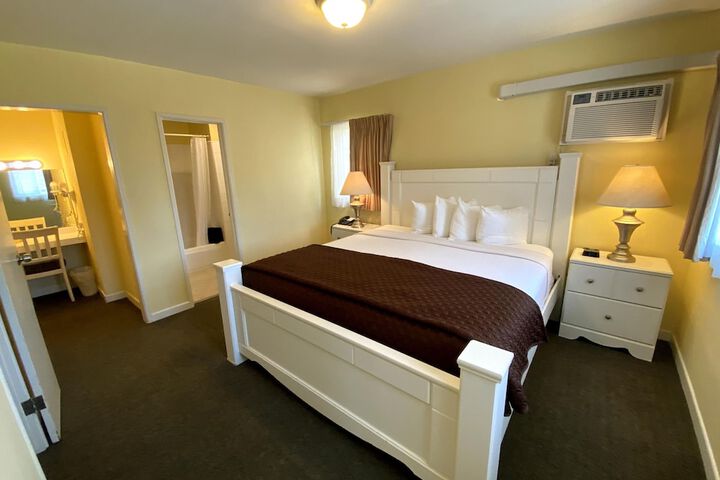 Hollywood Celebrity Hotel