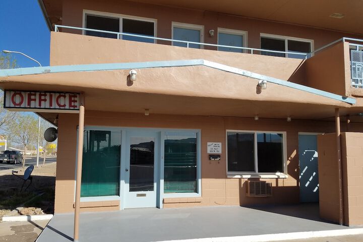 Leisure Lodge Motel