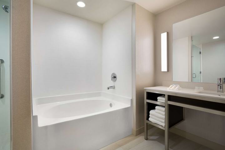 Room 14 of 37