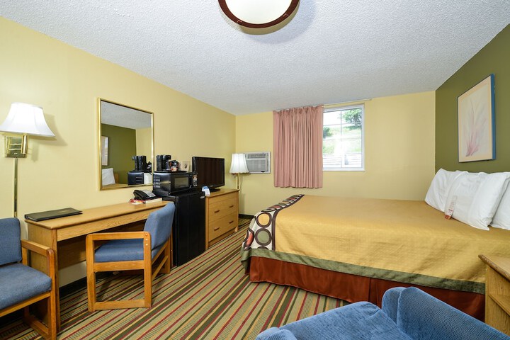 Room 18 of 33