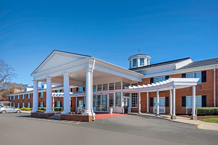 Hotel 3 of 131