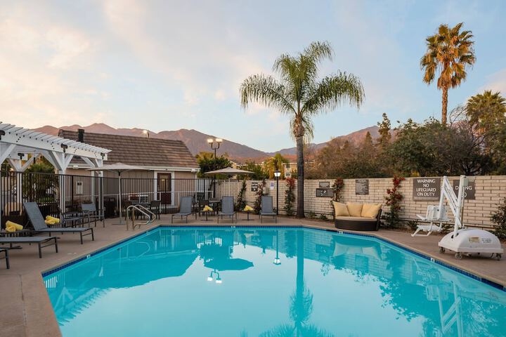 Pool 2 of 28