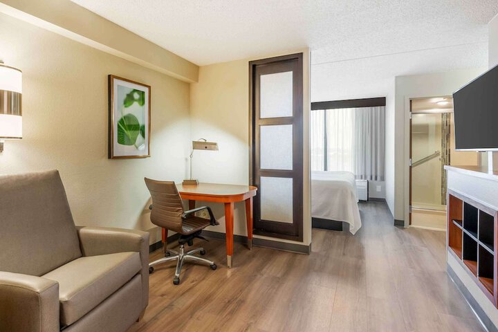 Room 21 of 27