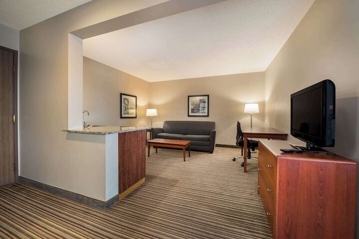 Room 11 of 40