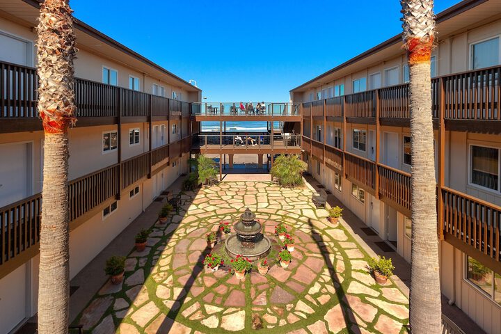 Hotel Exterior 53 of 69