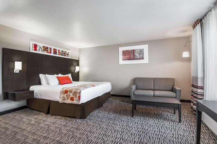 Room 18 of 26