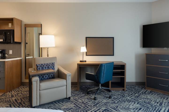 Candlewood Suites Enterprise by IHG