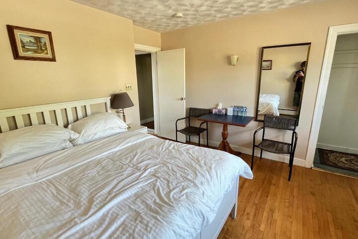 Admirals Quay Motel & Suites
