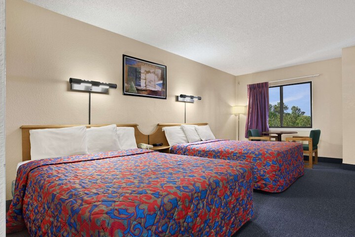 Room 16 of 33