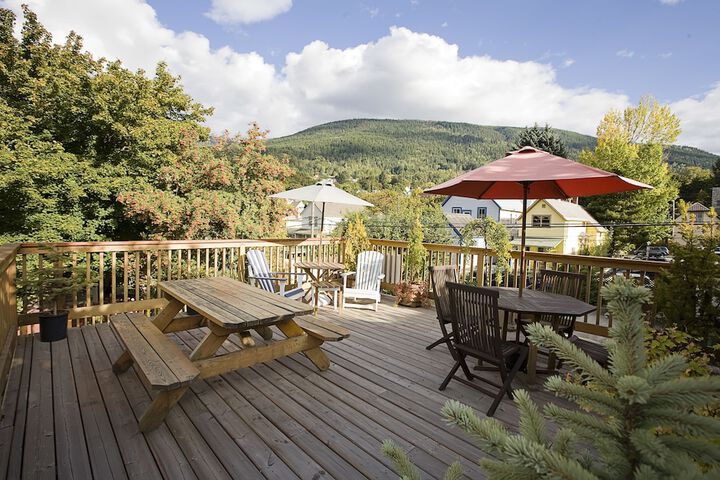 Sundeck 76 of 82