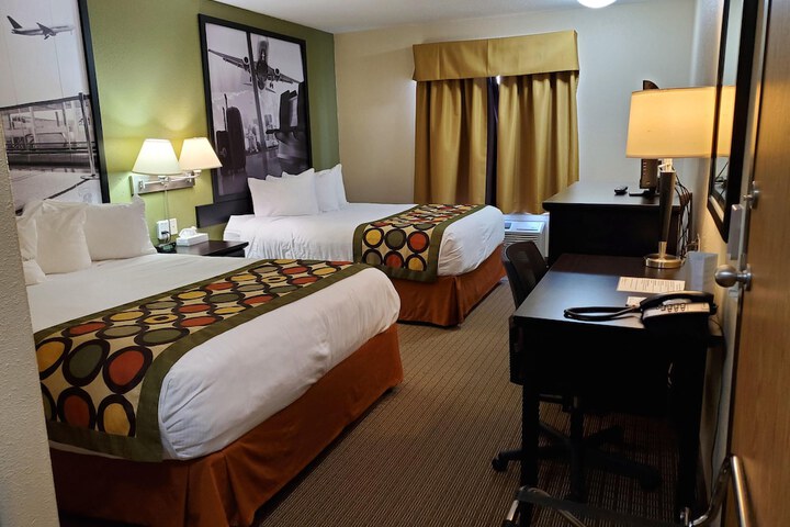 Super 8 by Wyndham Edmonton International Airport