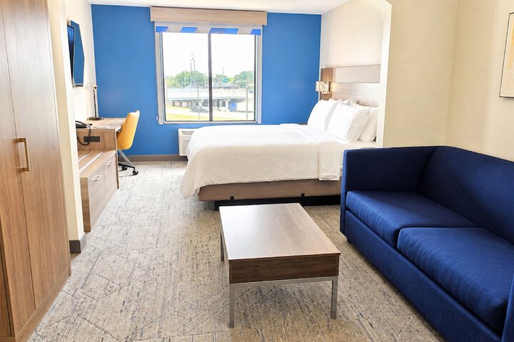 Holiday Inn Express Hotels and Suites Dayton North Tipp City by IHG