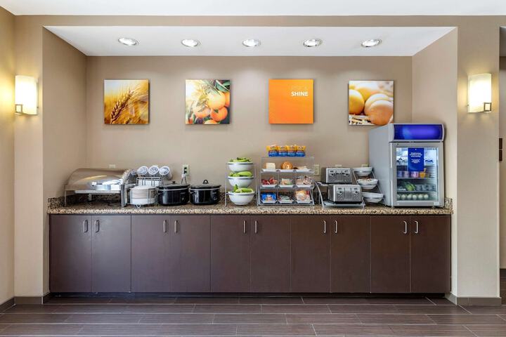 Comfort Suites Manchester near Arnold AFB