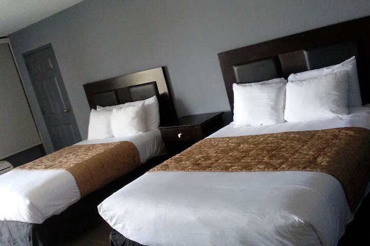 Room 32 of 39