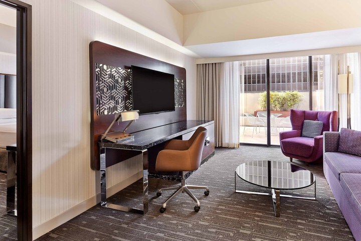 Room 43 of 76