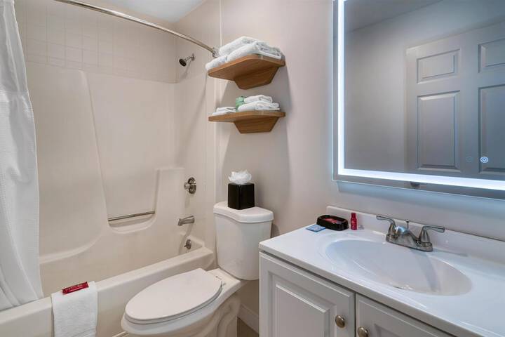 Baldwin Inn & Suites SureStay Collection by Best Western