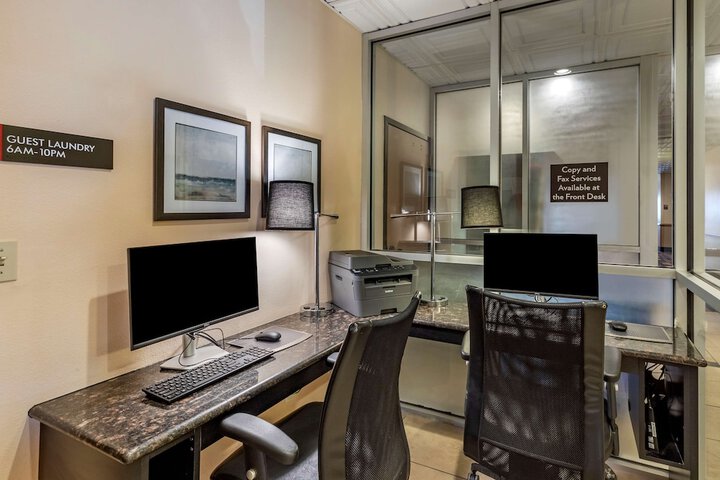 Business Center 28 of 28