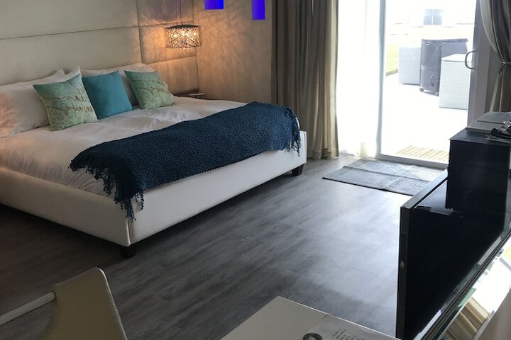 Room 9 of 35