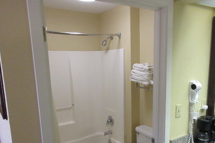 Room 18 of 39