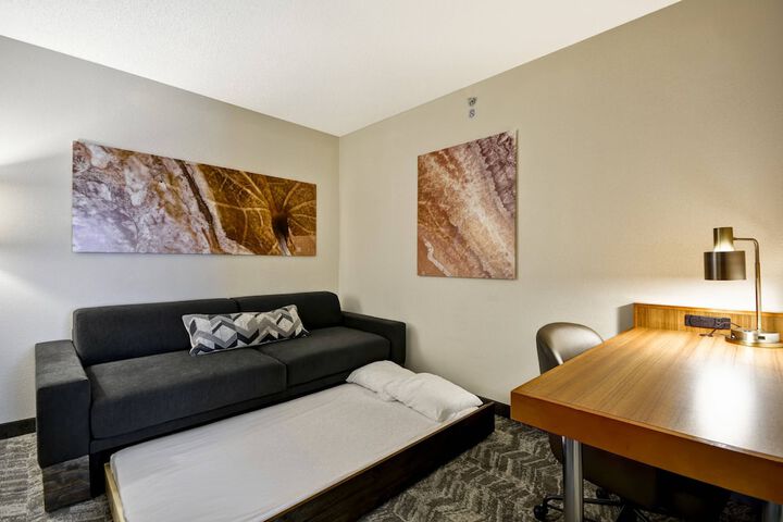 Room 25 of 36