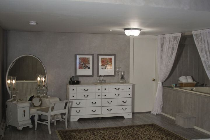 Room 44 of 94