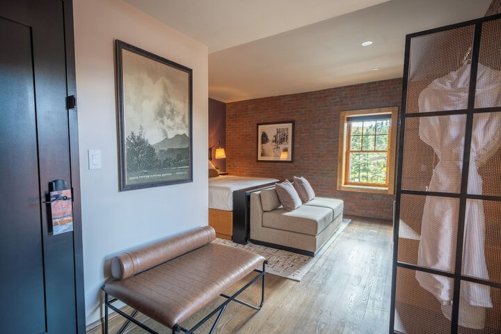 The Horton Hotel and Rooftop Lounge