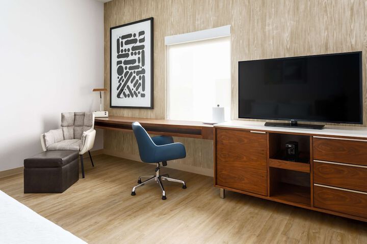 Room 30 of 48
